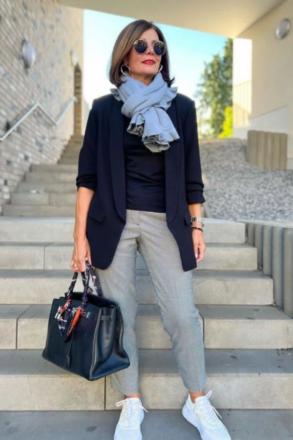 Moda Anti-Idade: 16 Looks Estilosos de Usar Echarpes no Inverno