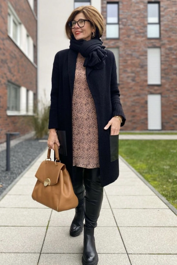 Moda Anti-Idade: 16 Looks Estilosos de Usar Echarpes no Inverno