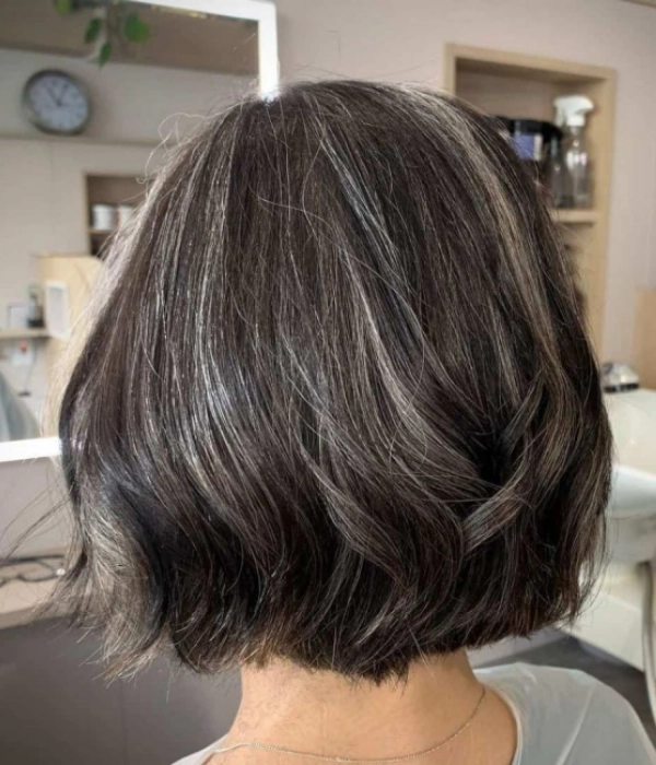 Cortes de Cabelo Modernos para Mulheres 50+ ou 60+ e Valorizar o Look