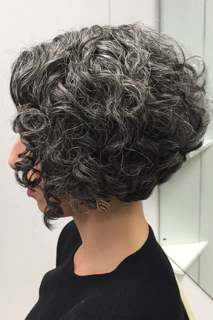 Cortes de Cabelo Modernos para Mulheres 50+ ou 60+ e Valorizar o Look