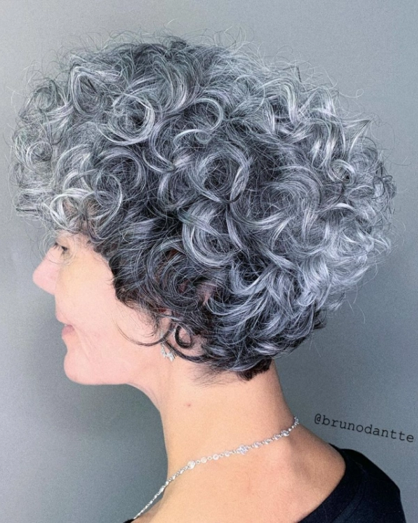 Cortes de Cabelo Modernos para Mulheres 50+ ou 60+ e Valorizar o Look