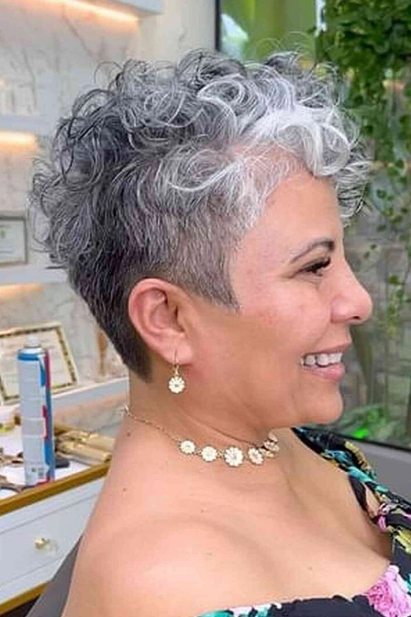 Cortes de Cabelo Modernos para Mulheres 50+ ou 60+ e Valorizar o Look