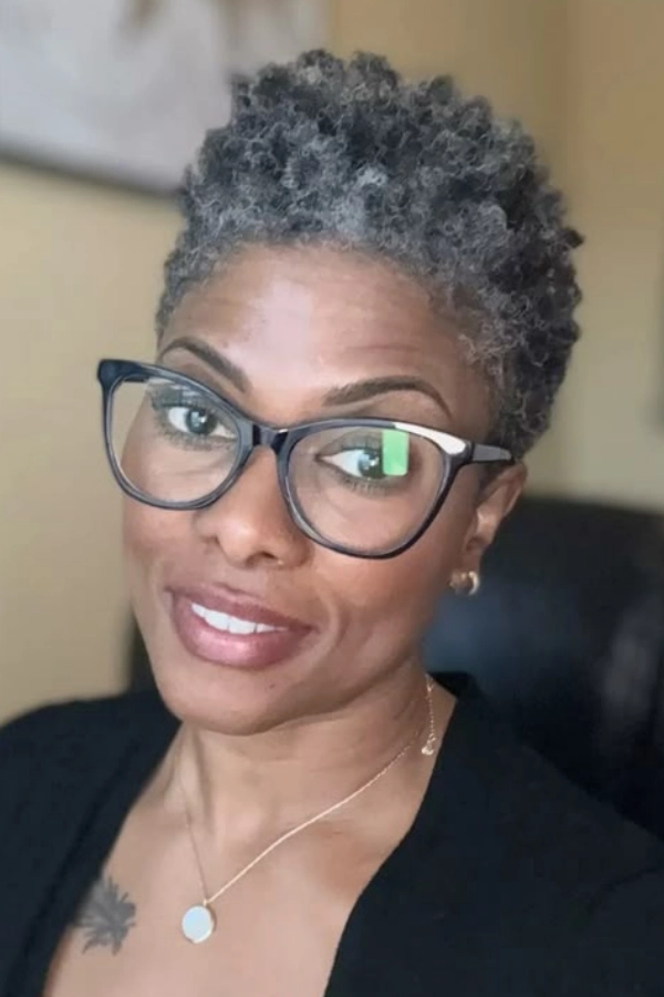 Cortes de Cabelo Modernos para Mulheres 50+ ou 60+ e Valorizar o Look