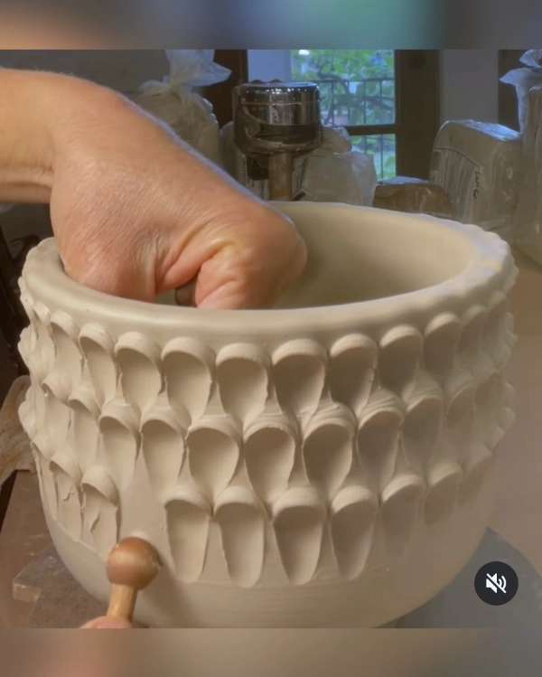 Técnicas Criativas de Desenho na Cerâmica — 23 Ideias para Deixar Suas Peças Apaixonantes!