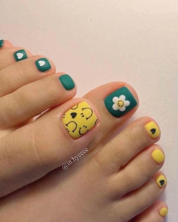 💅Unhas dos Pés no Verão: Cores Vibrantes e Designs Criativos que São Tendência!