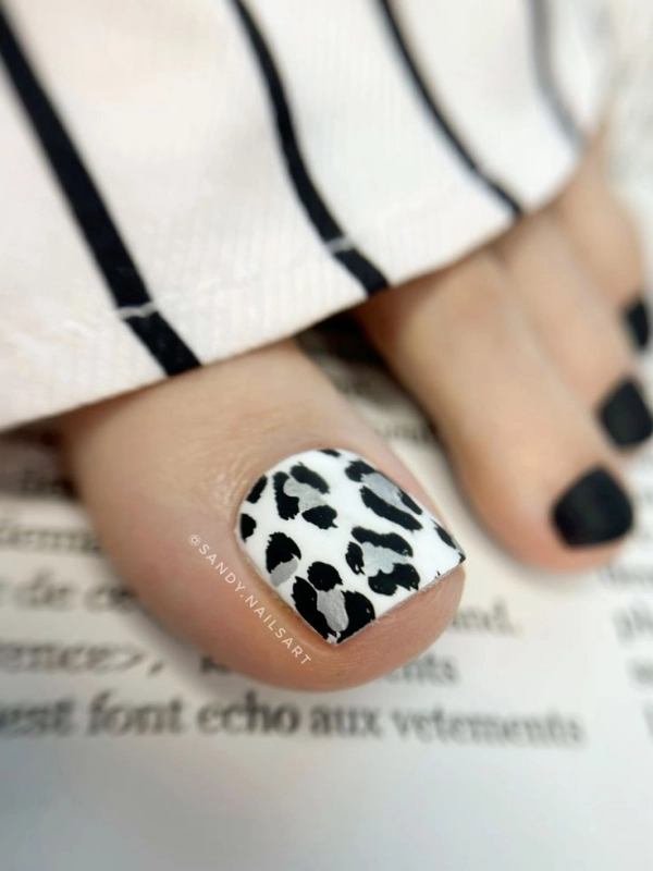 💅Unhas dos Pés no Verão: Cores Vibrantes e Designs Criativos que São Tendência!