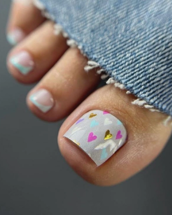 💅Unhas dos Pés no Verão: Cores Vibrantes e Designs Criativos que São Tendência!