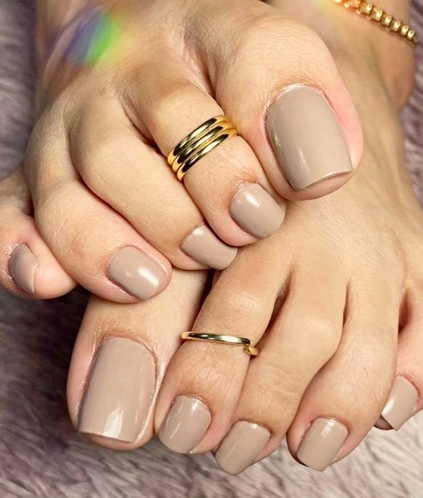 Cores das Unhas para o Ano Novo: Vibrações e Significados para Atrair Boas Energias