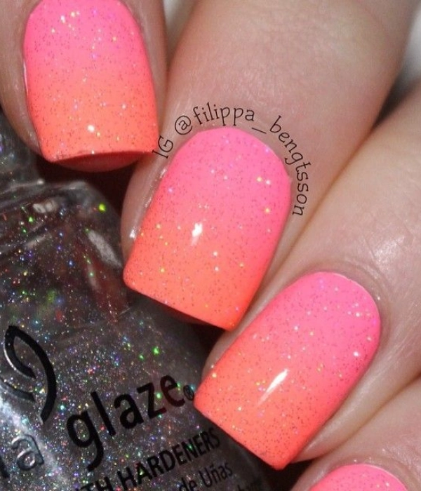 Mãos Bonitas no Verão: Cores e Designs de Unhas que São Tendência