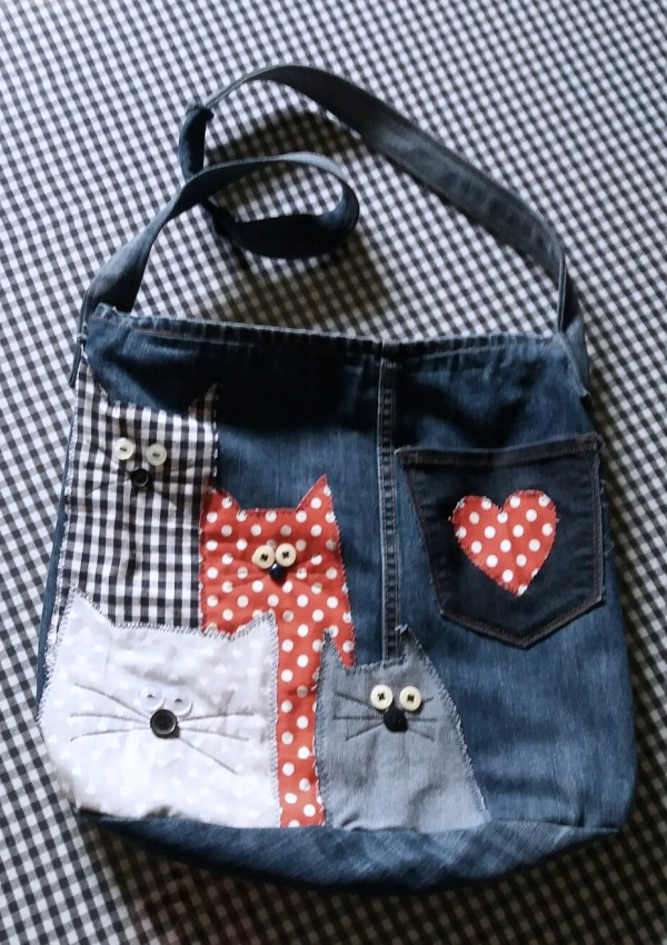 Transforme Jeans Velho em Bolsas Modernas e Sustentáveis: Ideias Úteis e Criativas