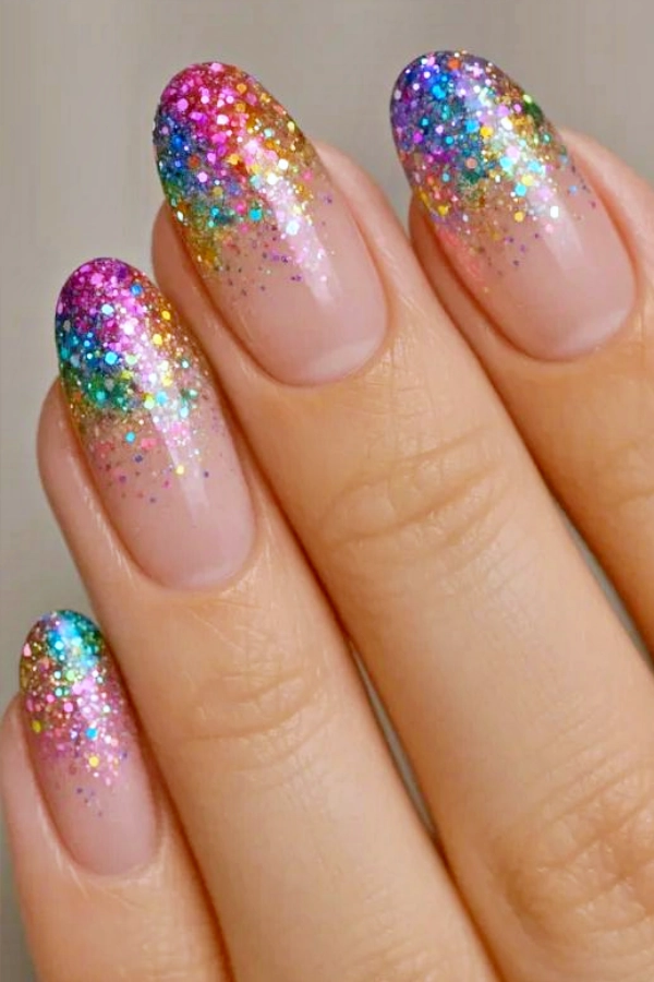 Unhas Decoradas para o Carnaval: Ideias Coloridas, Cheias de Purpurina e Brilho de Verão