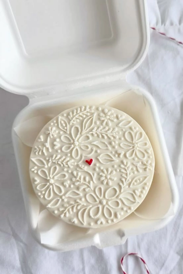 Bento Cake Personalizado: Mini Bolos Criativos e Românticos para Celebrar o Amor