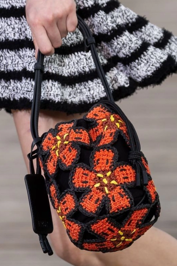 Bolsa de Crochê Artesanal: Modelos Modernos, Coloridos e Cheios de Estilo