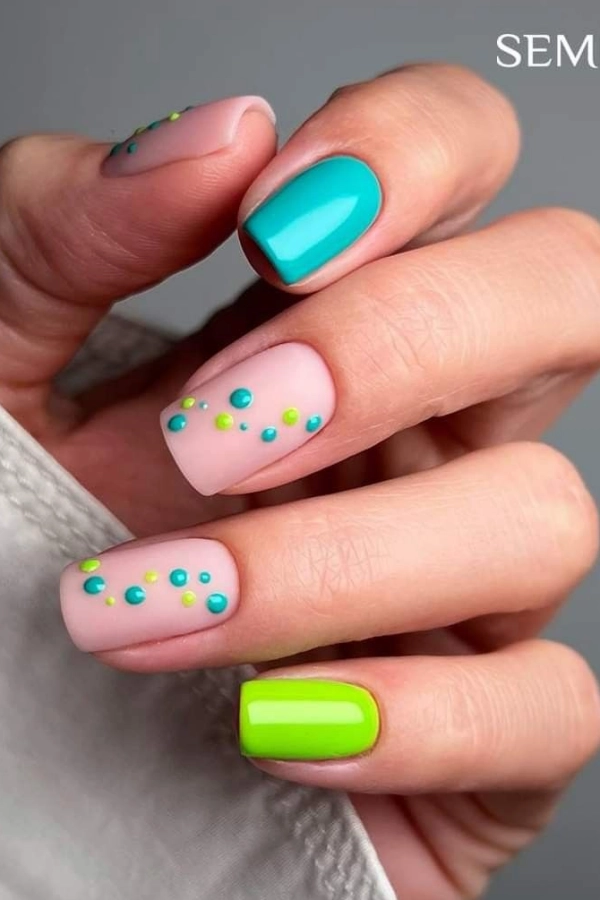 💅Mãos Bonitas no Carnaval: Inspirações de Unhas Coloridas com Glitter e Confete