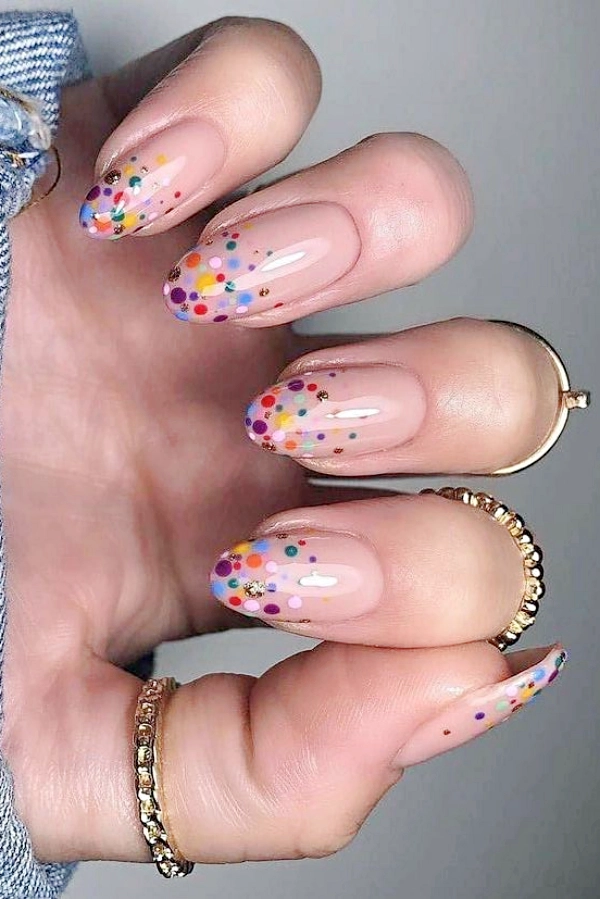 💅Mãos Bonitas no Carnaval: Inspirações de Unhas Coloridas com Glitter e Confete