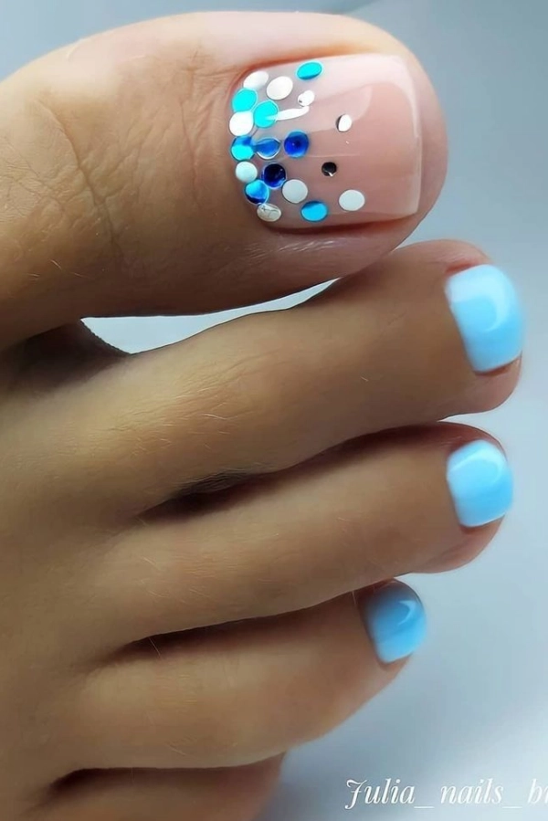Pés Lindos no Carnaval: Unhas com Cor e Muito Brilho