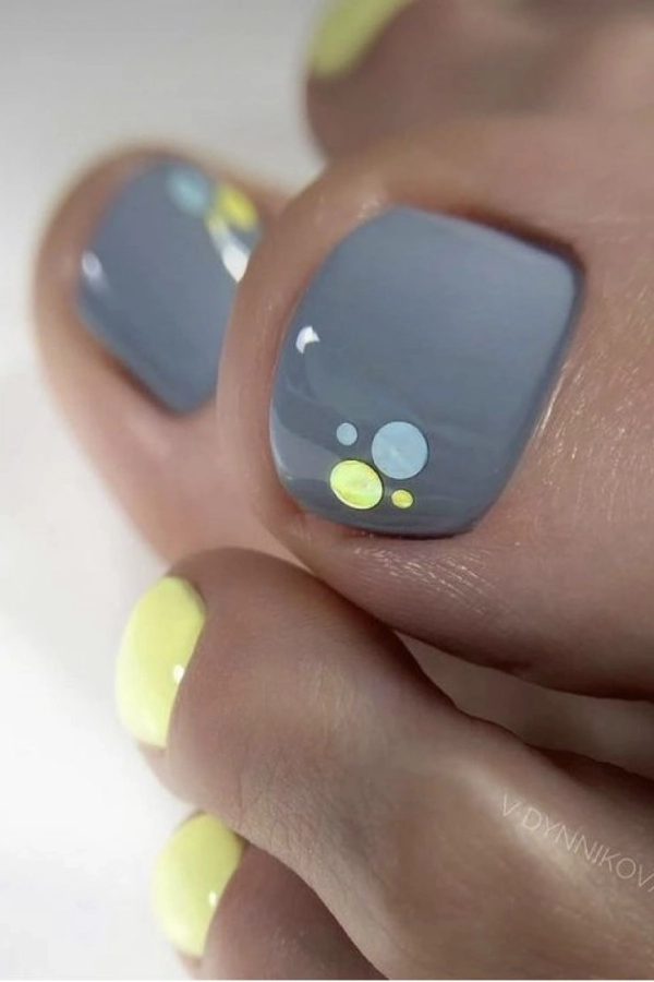 Pés Lindos no Carnaval: Unhas com Cor e Muito Brilho