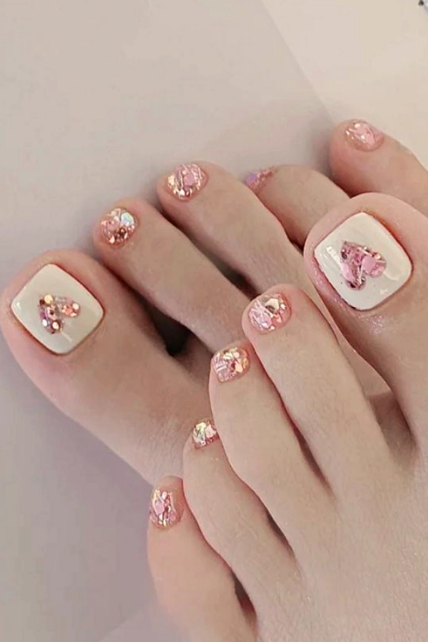 Pés Lindos no Carnaval: Unhas com Cor e Muito Brilho