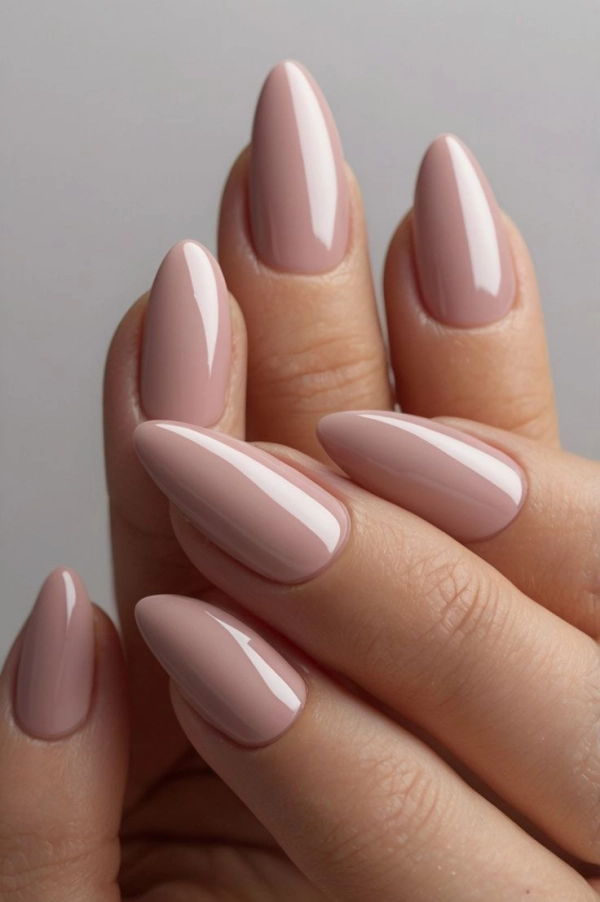 Mãos Bonitas: 33 Cores de Esmalte Claras que Deixam as Unhas Elegantes no Verão