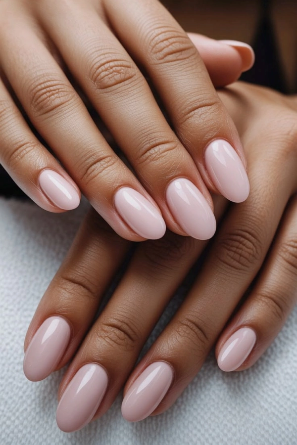 Mãos Bonitas: 33 Cores de Esmalte Claras que Deixam as Unhas Elegantes no Verão
