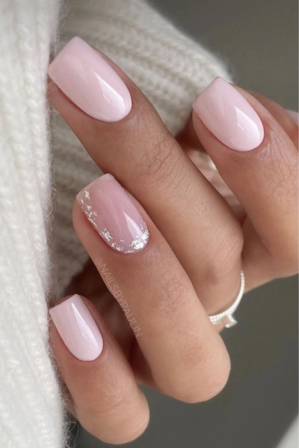 Mãos Bonitas: 33 Cores de Esmalte Claras que Deixam as Unhas Elegantes no Verão