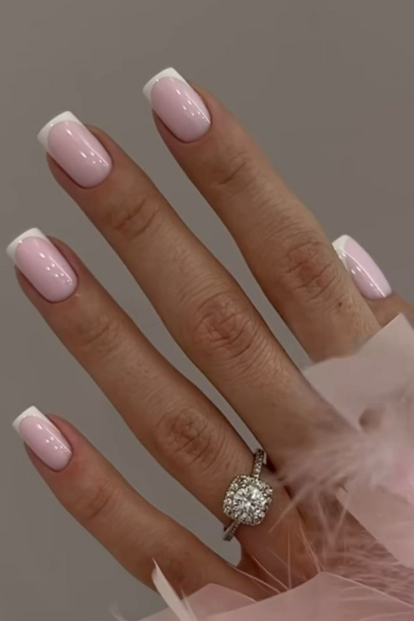 Mãos Bonitas: 33 Cores de Esmalte Claras que Deixam as Unhas Elegantes no Verão