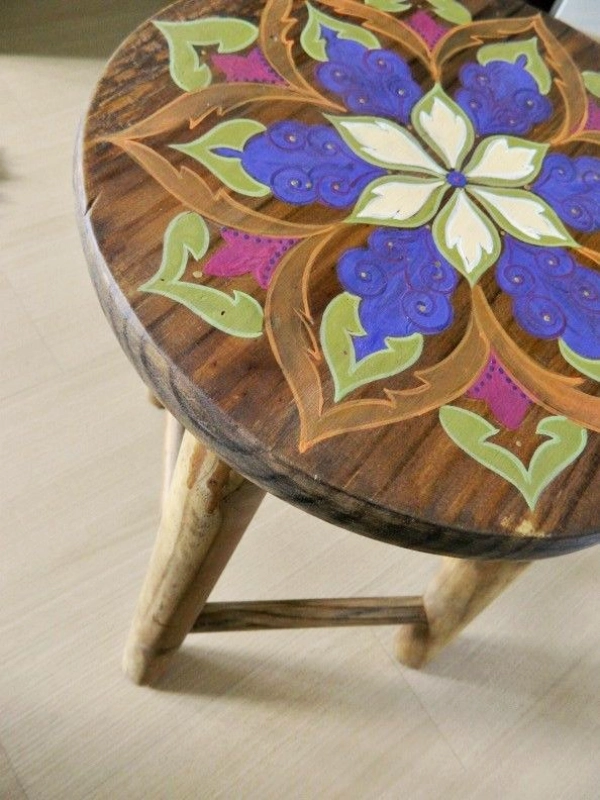 Transforme Banquinhos Simples em Peças Decorativas Lindas e Úteis