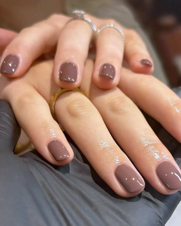 Unhas Perfeitas para o Final de Semana: Tons Modernos e Elegantes para Mãos Bonitas