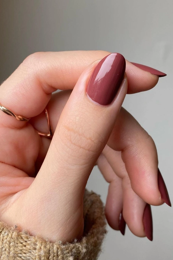 Unhas Perfeitas para o Final de Semana: Tons Modernos e Elegantes para Mãos Bonitas