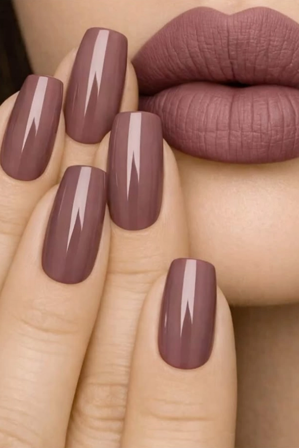 Unhas Perfeitas para o Final de Semana: Tons Modernos e Elegantes para Mãos Bonitas
