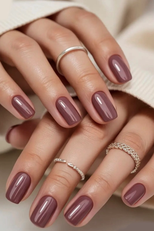 Unhas Perfeitas para o Final de Semana: Tons Modernos e Elegantes para Mãos Bonitas