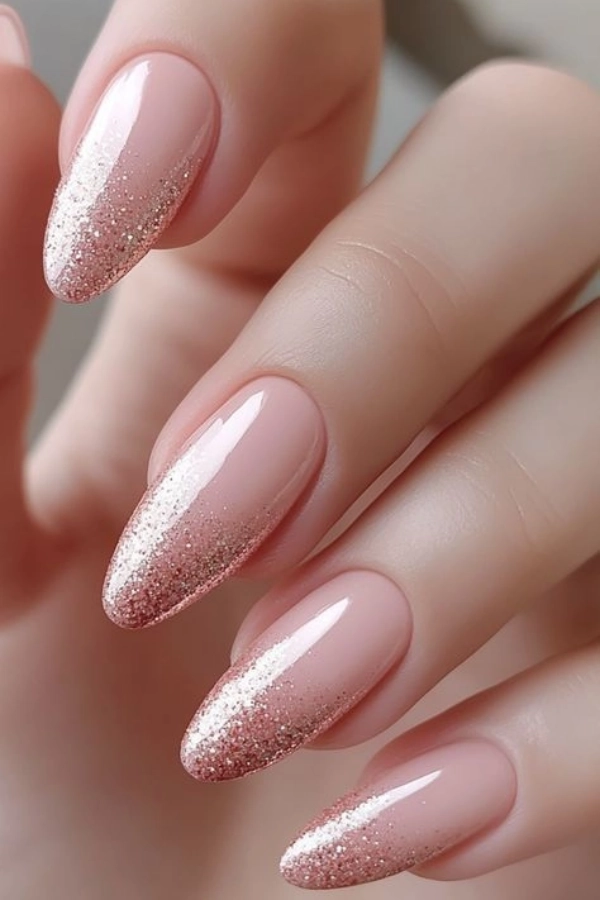 💅Mãos Bonitas e Elegantes: 19 Dicas de Unhas com Brilho para um Look Chic