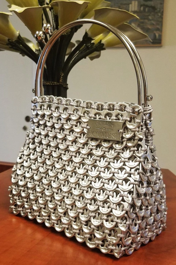 ♻️17 Bolsas com Lacres de Latinha: DIY Sustentável que Une Estilo e Criatividade
