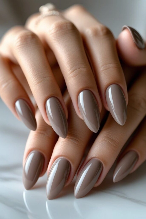 💅Mãos Bonitas no Inverno: 19 Cores de Esmalte Elegantes que Completam Qualquer Look