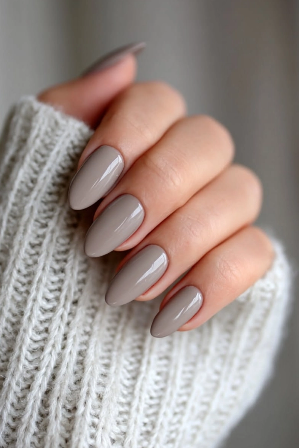 💅24 Cores de Unhas para o Inverno: Tons Elegantes para Deixar as Mãos Mais Bonitas