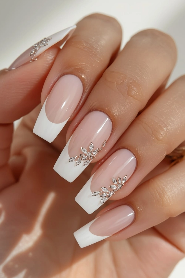 🤍Unhas para Noivas: 18 Ideias de Esmaltes, Cores e Designs para Mãos Bonitas no Casamento