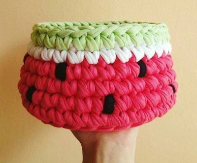 cesta de croche com fio de malha melancia - DIY - artesanato